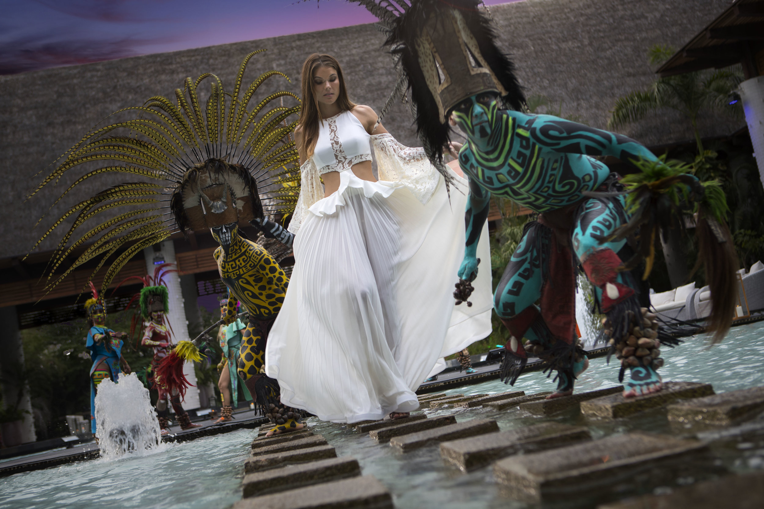 VID_NV_Woman_Santuario_MexPerformers